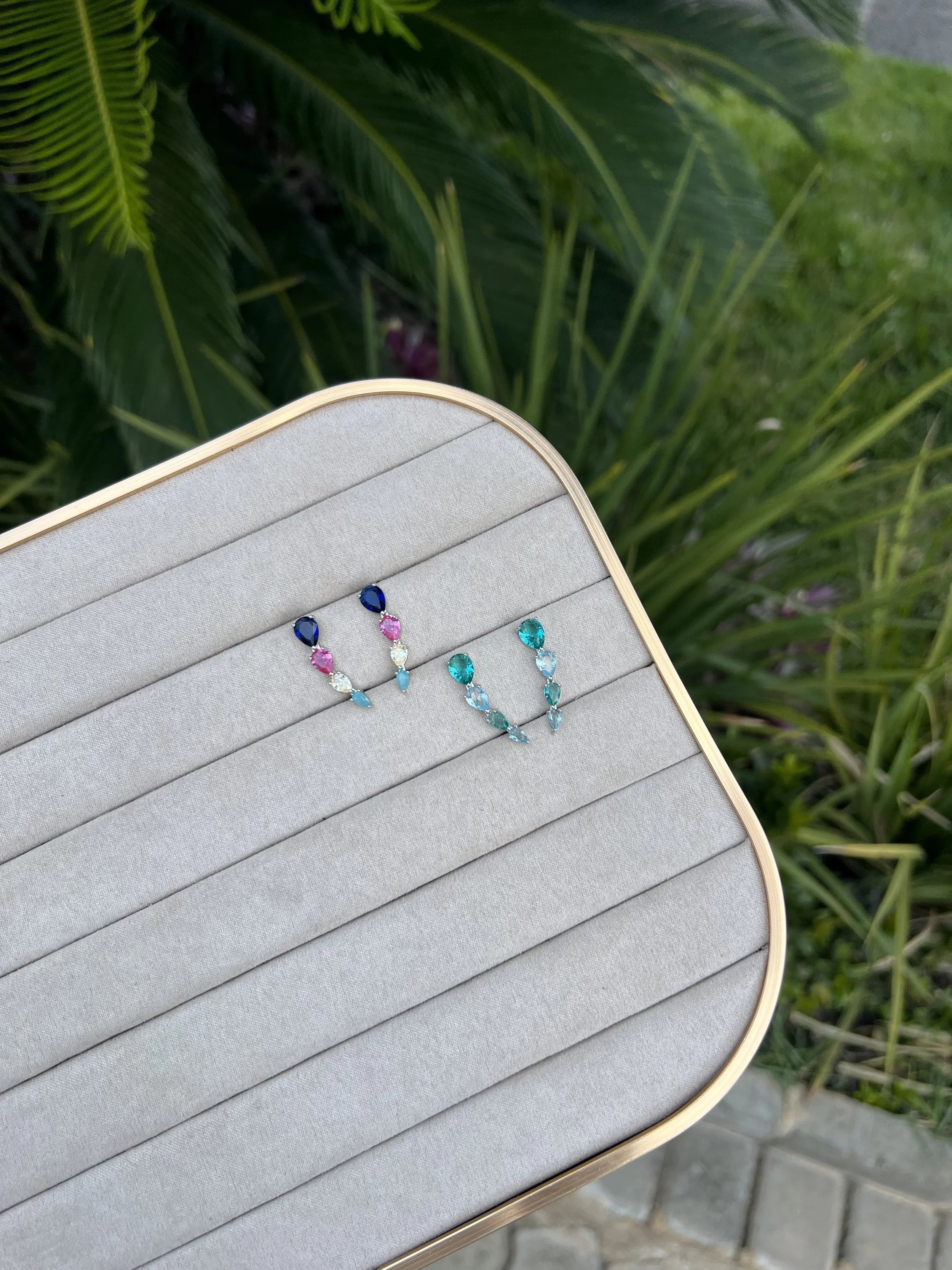 Brinco Ear Cuff Pedras Gota
