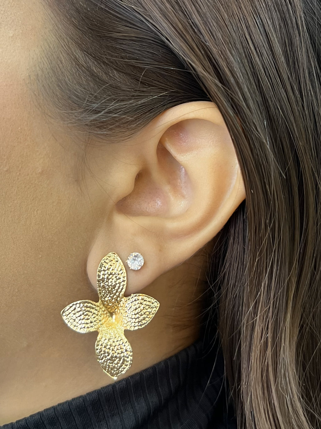 Brinco Flor Texturizada