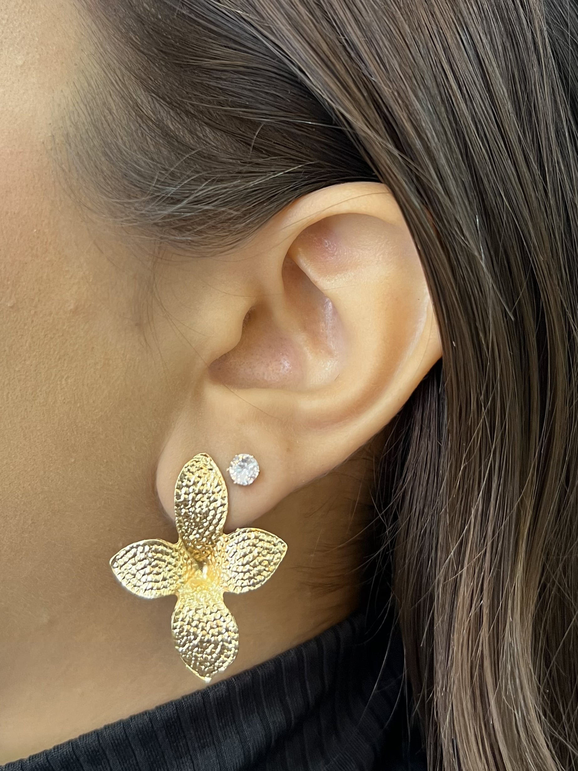 Brinco Flor Texturizada